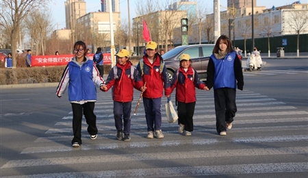 中科低碳新能源技術(shù)學(xué)院開(kāi)展 “安全伴我行”志愿服務(wù)活動(dòng)